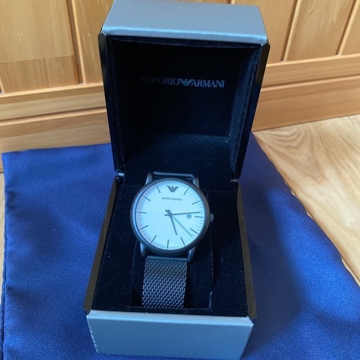 今月で終了　EMPORIO ARMANI メッシュストラップ時計