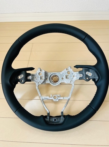 ⭐︎新品未使用⭐︎70カムリ　ステアリングホイール