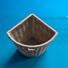 【中古】コーナー棚（ラタン）
の画像