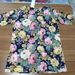 予定者決定　未使用タグ付き　ユニクロのTシャツの画像