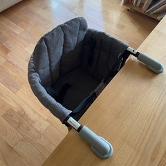 テーブルチェアの画像