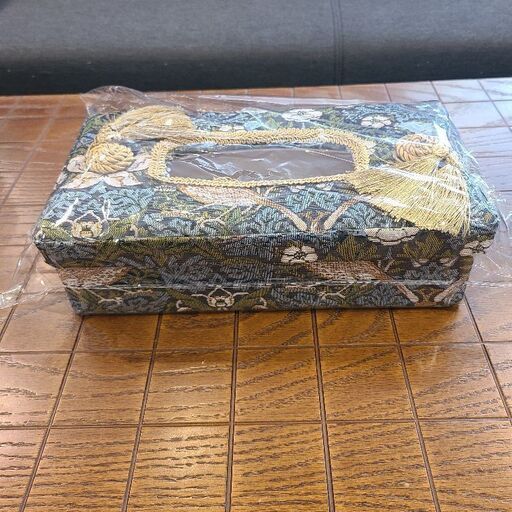 【新品未使用品】 ティッシュBOXケース バード\u0026ストロベリー