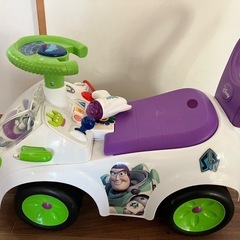 バズ　乗り物の画像