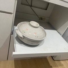 収納家具、食器棚、キッチンの画像