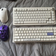 キーボード、マウス、マウスパッド
