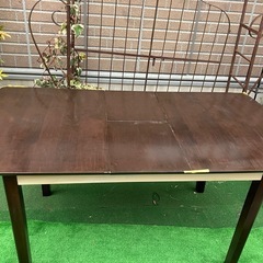 150〜120センチ　収縮テーブル　机の画像