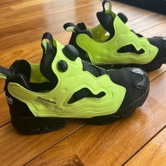 値下げ！！ポンプフューリー　24センチ　黒×イエロー　比較的キレイです！の画像