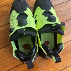値下げ！！ポンプフューリー　24センチ　黒×イエロー　比較的キレイです！の画像