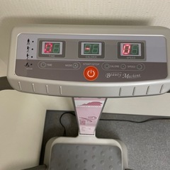 振動マシン　ブルブルマシン　健康器具　痩身　トレーニングの画像