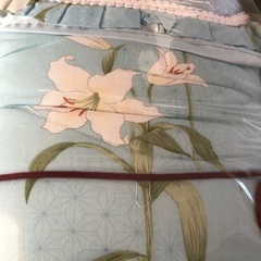 (価格見直し)シルク混肌掛布団・綿毛布(未使用品)の画像