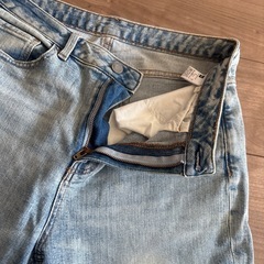 これからの季節に丁度良いジーンズの画像