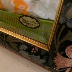 アンティーク調　ヨーロッパ調　花柄額縁　金縁　ウォールミラー　壁掛け鏡　角形　ブラック　レッド　シックの画像