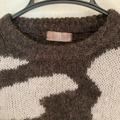 ROGENE-SANTOISセーターの画像