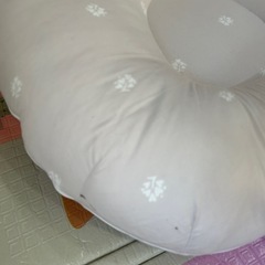 ラブツリークッション　中古の画像