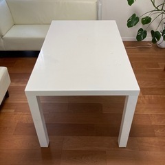 ニトリのダイニングテーブル
