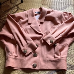 オールウールのジャケットの画像