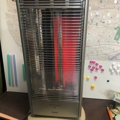 遠赤外線ストーブ　すぐ温まる、とても暖かい　軽量どこにでもすぐ移...