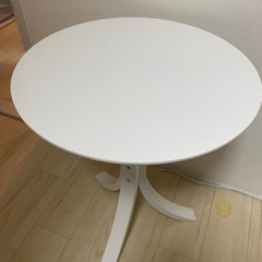 テーブル