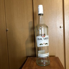 バカルディ　巨大ボトル　