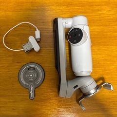 Insta360 Flow Pro（Magsafeマウント、スポットライト付き）の画像