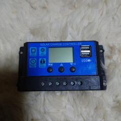 ソーラパネルコントローラと多機能電圧電流計のセットの画像