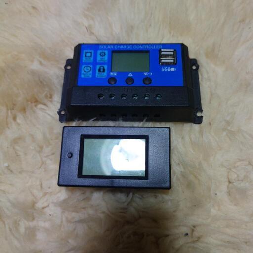 ソーラパネルコントローラと多機能電圧電流計のセット