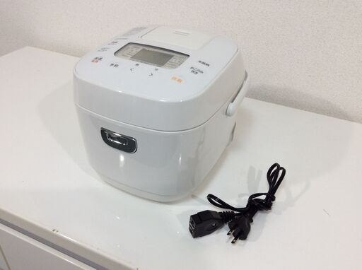 (1/24受渡済)JT10069【IRISOHYAMA/アイリスオーヤマ 炊飯器】美品 2022年製 銘柄炊き RC-ME30-W 3合炊 食卓 炊飯器 マイコン炊飯ジャー 内釜：極厚火釜