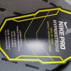 新品未使用　Nike Men's Pro Hyperstrong 4-Pad Topの画像