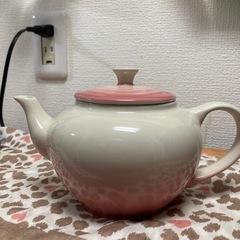 ル・クルーゼのティーポット
