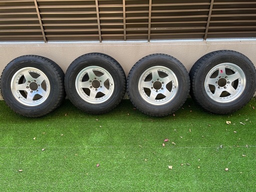 ブリヂストン　17インチ　スタッドレスタイ　ホイール付き　cv928  ハイラックス、ハイラックスサーフ、プラドetc