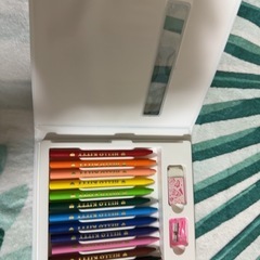 サクラ🌸クーピーペンシル12色　キティちゃんパッケージの画像