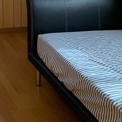 シングルベッドフレーム　レザー調　ブラック