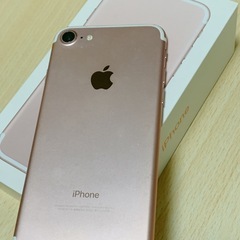 【南区引き取り希望】iPhone7 128GB au SIMロック解除済　ローズゴールド 画面割れの画像