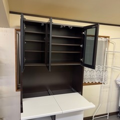 松田家具食器棚電子レンジ台コンセント付き (タケベの部屋) 宇野の家具の中古あげます・譲ります｜ジモティーで不用品の処分
