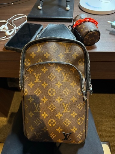 VUITTON ショルダーバッグ\n
