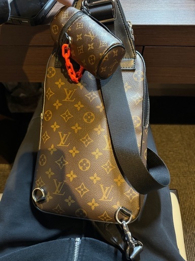 VUITTON ショルダーバッグ
