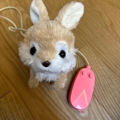 動くうさきの人形の画像