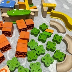 【差し上げます】wonderworld 組立木製玩具 Trix Trackサファリトラック の画像