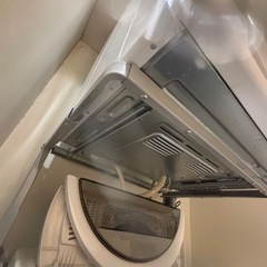 電気乾燥機【スタンド付き】HITACHI　2020年製DE-N60WVの画像