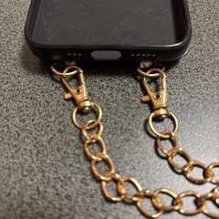 ショルダーストラップ付き iPhoneケース スマホカバー 黒 ポケット付き 春の画像