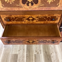 レトロなライティングビューローの画像