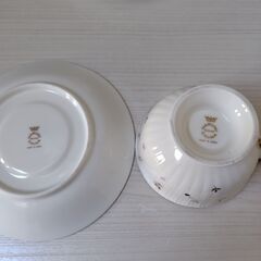 ナルミ　ティーカップ＆ソーサー　２客の画像