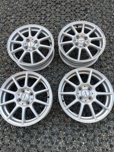 車のパーツ タイヤ、ホイール