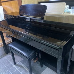 中古美品（鏡面艶出し塗装） YAMAHA クラビノーバ CLP-430PE  2011年製　高低調整可専用椅子付きの画像