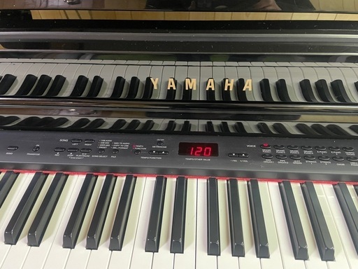 中古美品（鏡面艶出し塗装） YAMAHA クラビノーバ CLP-430PE  2011年製　高低調整可専用椅子付き