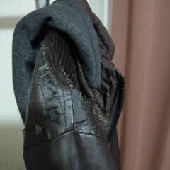 GUESSメンズフード付きジャケットの画像