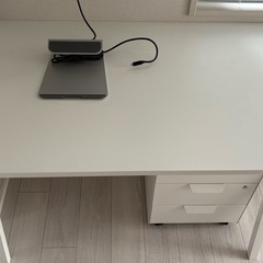 IKEA デスクの画像