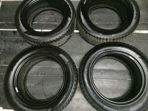 スタッドレスタイヤ4本セット　中古品　215/60R16　ピレリ