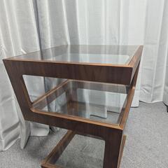 サイドテーブル
