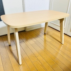 折りたたみ机の画像
